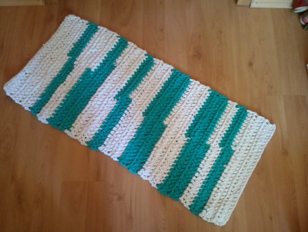 Háčkovaný koberec